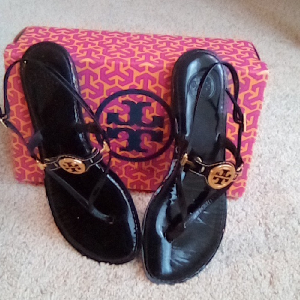 Tory Burch Ali Black Patent leather Thong Sandals